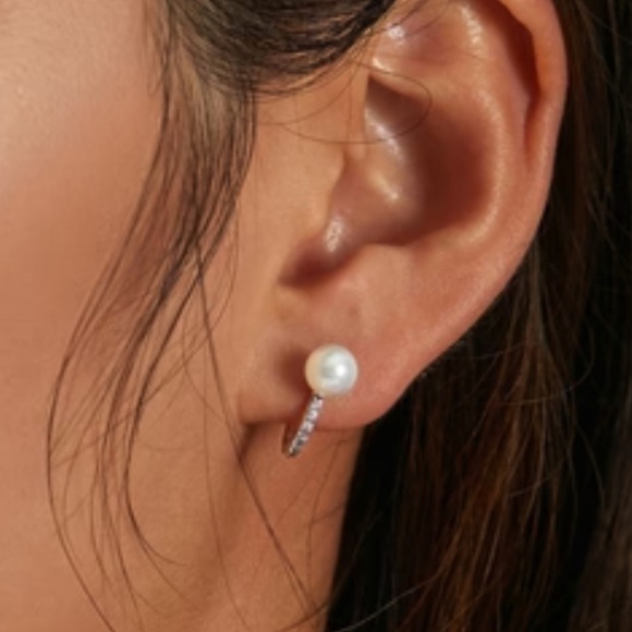 Wostu Jewelry - Wostu 925 Sterling Silver, Cultured Pearl and Clear Zircon Earrings